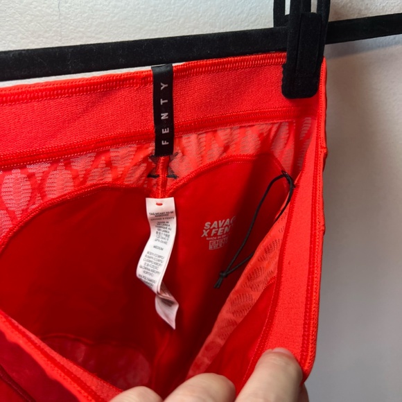 Savage X Fenty Women's Run 2 You High Waist Mesh Leggings Fire Engine Red Medium - Picture 15 of 16